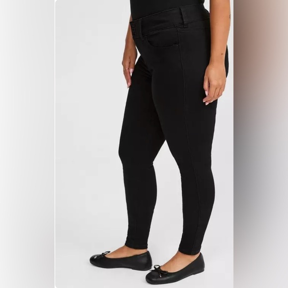 Torrid Jegging Skinny Super Soft High-Rise Jean. - Picture 3 of 6